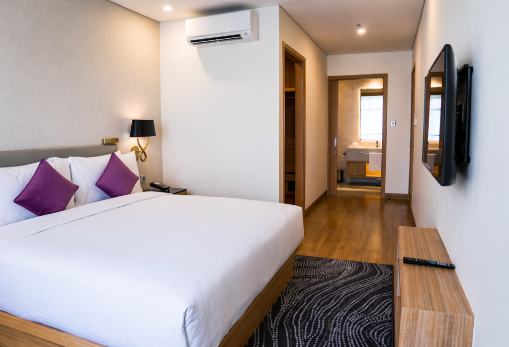 affordable lodge near dhankawadi